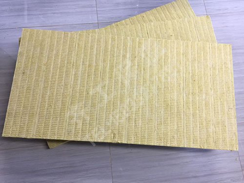 在進(jìn)行巖棉板施工時要注意哪些